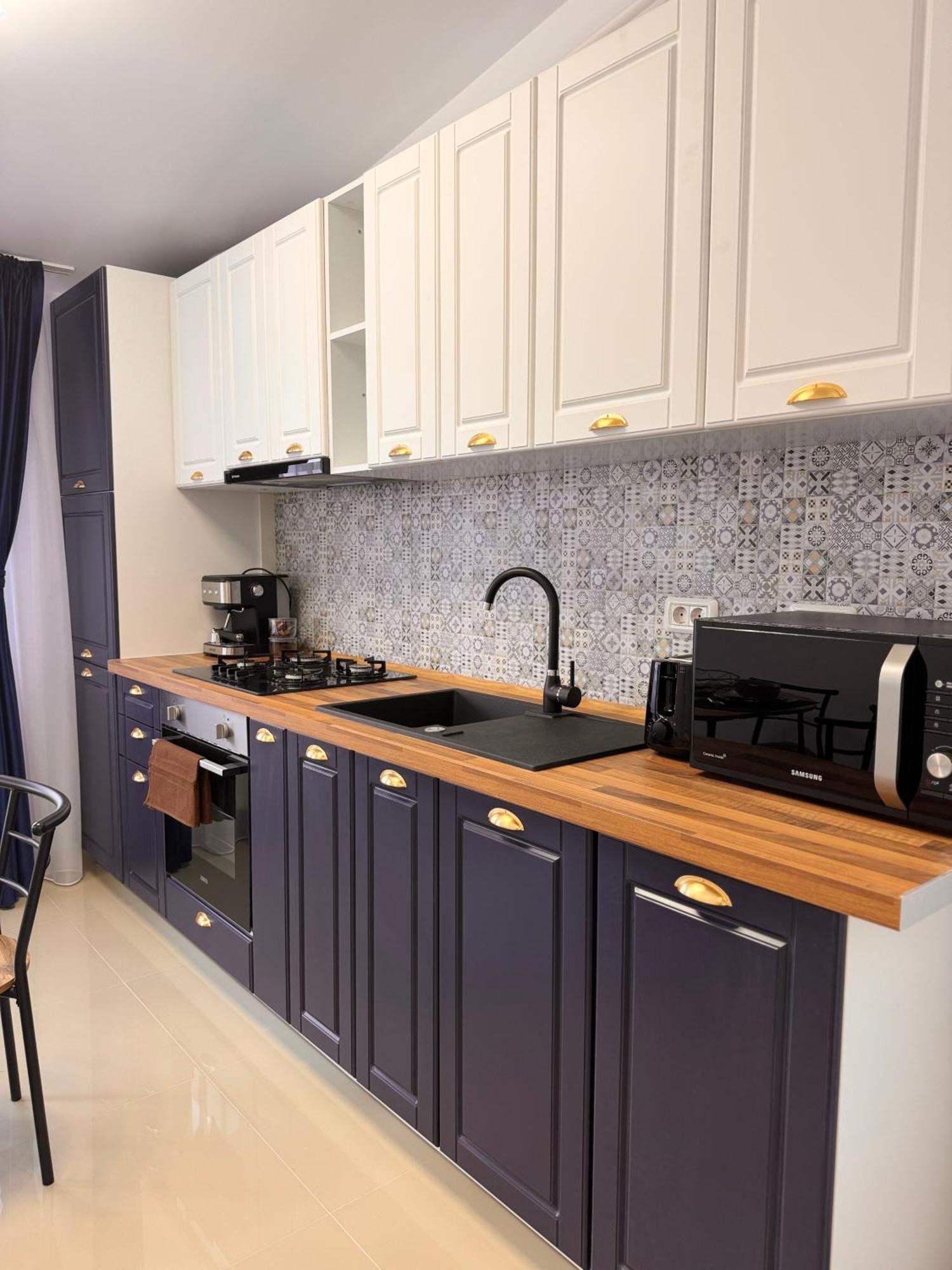 Jungle Loft Apartment Suceava Luaran gambar
