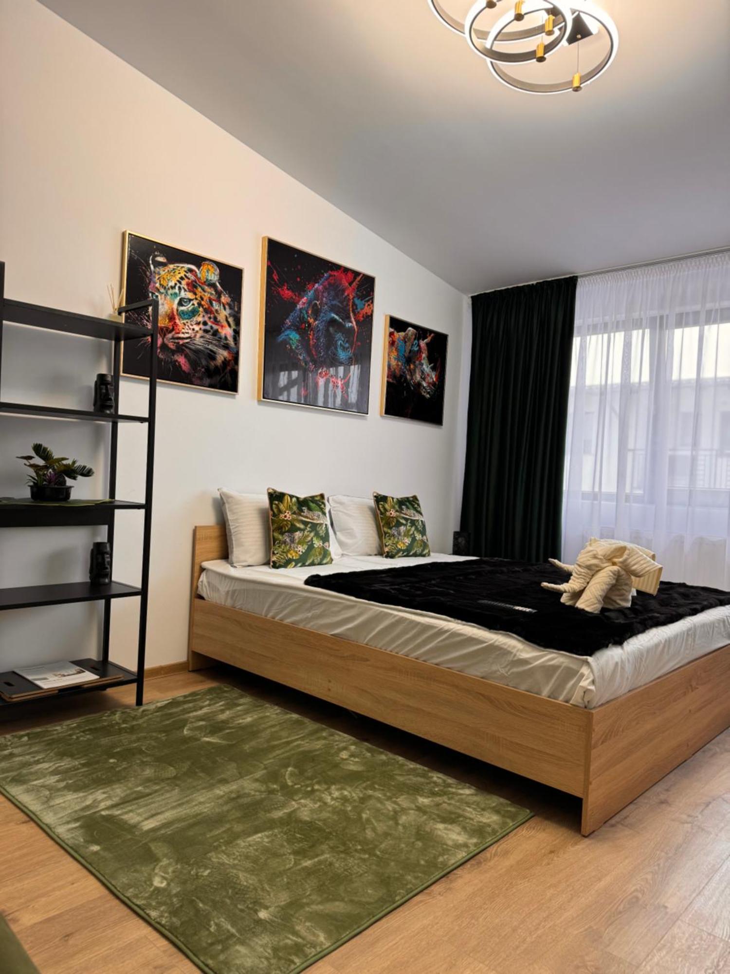 Jungle Loft Apartment Suceava Luaran gambar