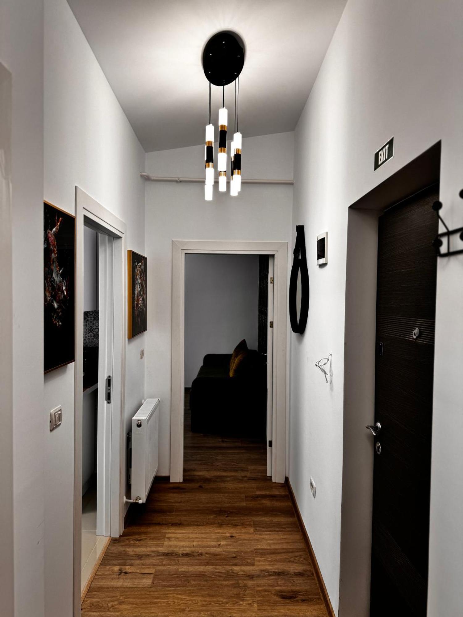 Jungle Loft Apartment Suceava Luaran gambar