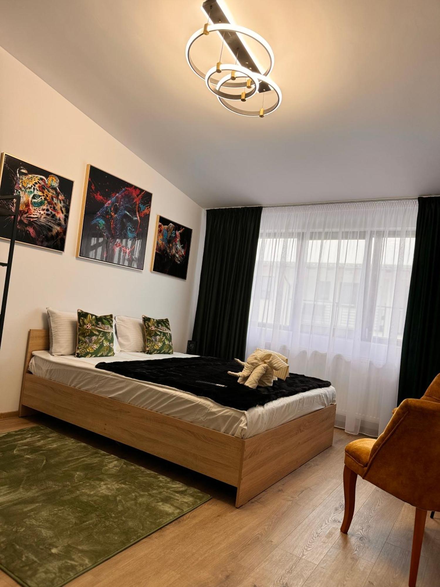 Jungle Loft Apartment Suceava Luaran gambar